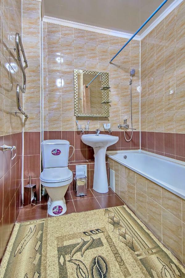 Уютная квартира на Розыбакиева 145. Атакент Алматы Экстерьер фото